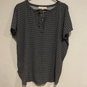 Loft Black printed Short Sleeve Top with front tie.  Size L